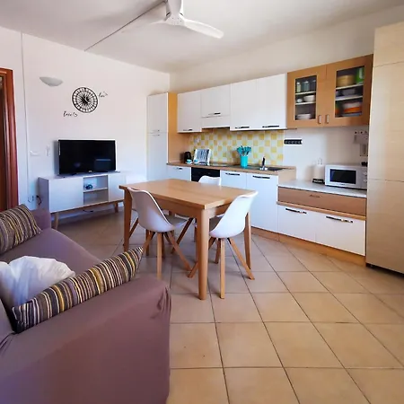 Therese Casa Vicino Al Mare 公寓